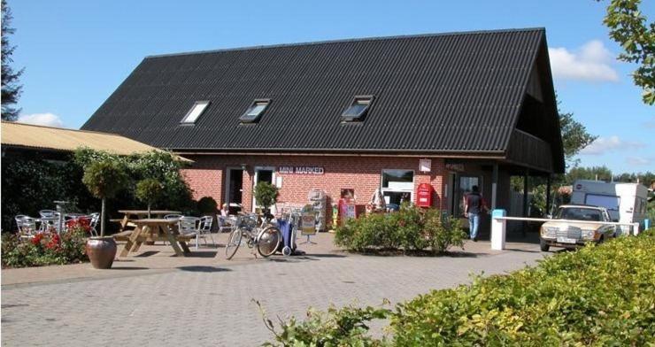 Vikaer Strand Camping & Cottages Diernæs Екстериор снимка