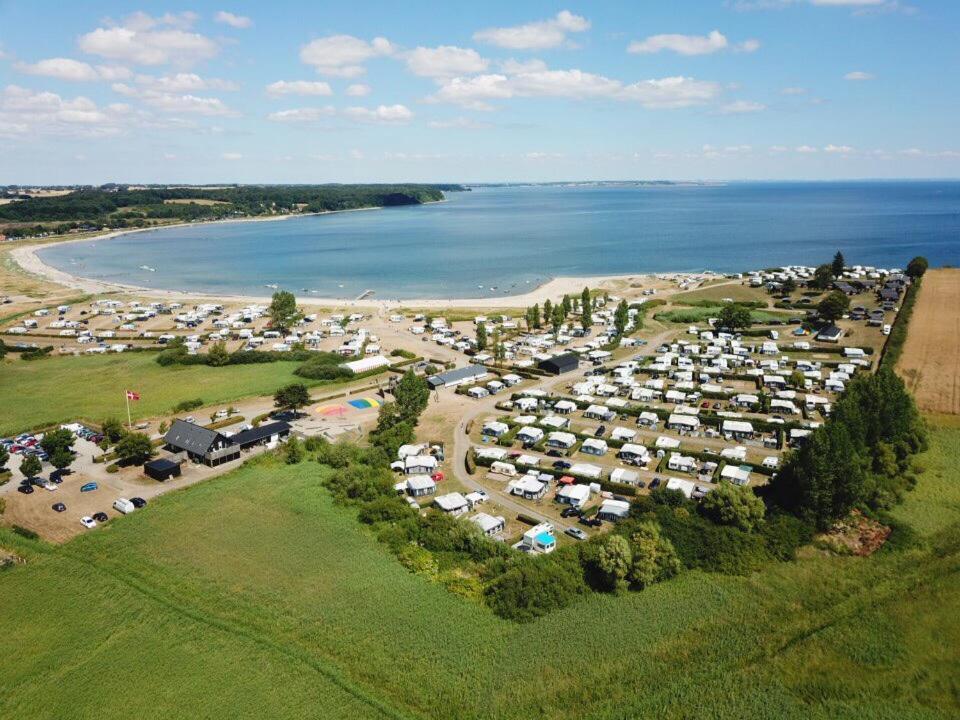 Vikaer Strand Camping & Cottages Diernæs Екстериор снимка